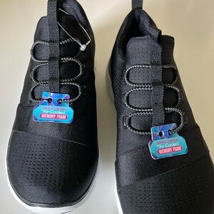 Skechers NWT Memory Foam Air Cooled Sneaker Size 8